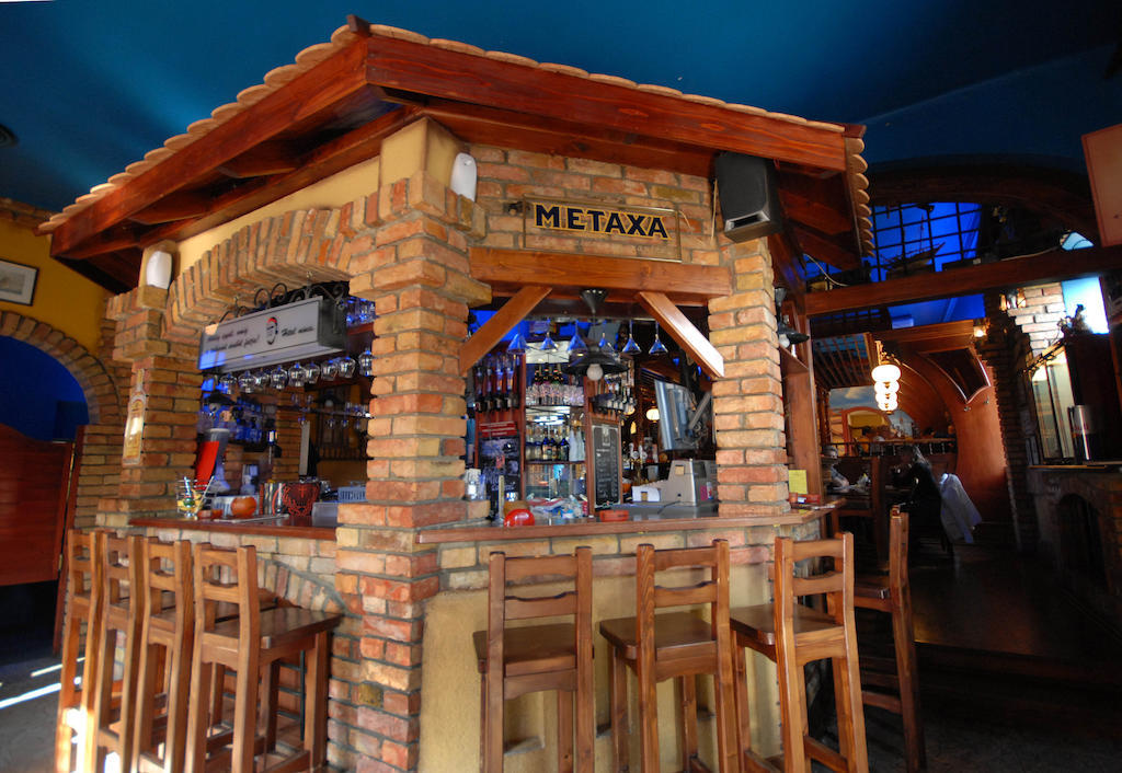 Kaloz Fregatt Panzio & Etterem Hotel Tata Zewnętrze zdjęcie