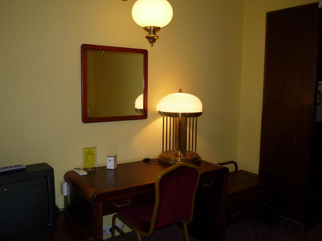 Kaloz Fregatt Panzio & Etterem Hotel Tata Pokój zdjęcie